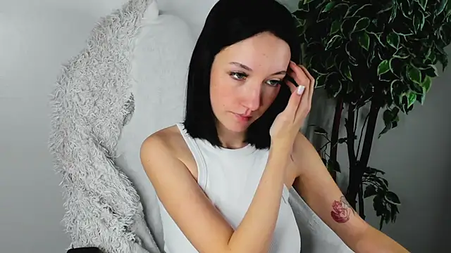 Snapshot of EileenMoores chatting on 4, 10, 2025 EileenMoores online show from 4, 10, 2025