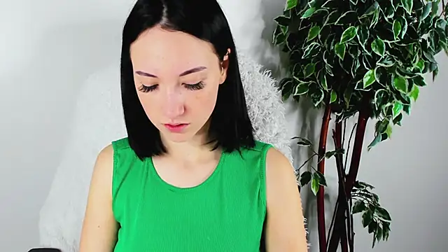 Snapshot of EileenMoores chatting on 17, 10, 2025 EileenMoores online show from 17, 10, 2025