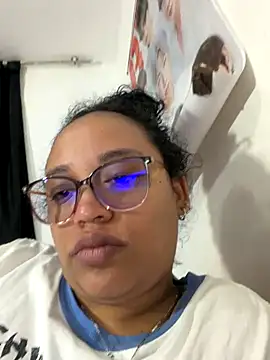 Snapshot of angels_evil chatting on 2, 12, 2025 angels evil online show from 2, 12, 2025