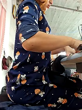 irina hana online show from 3, 12, 2025