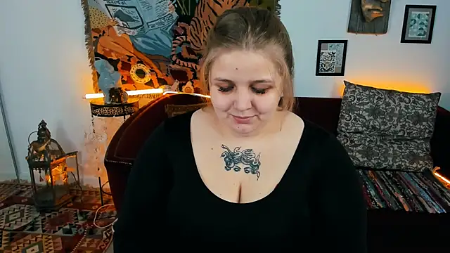 Snapshot of SladaDell chatting on 3, 11, 2025 SladaDell online show from 3, 11, 2025