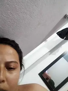 Snapshot of yelezia chatting on 1, 10, 2025 yelezia online show from 1, 10, 2025