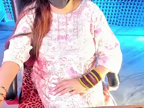 Snapshot of ShylaGill chatting on 24, 9, 2025 ShylaGill online show from 24, 9, 2025