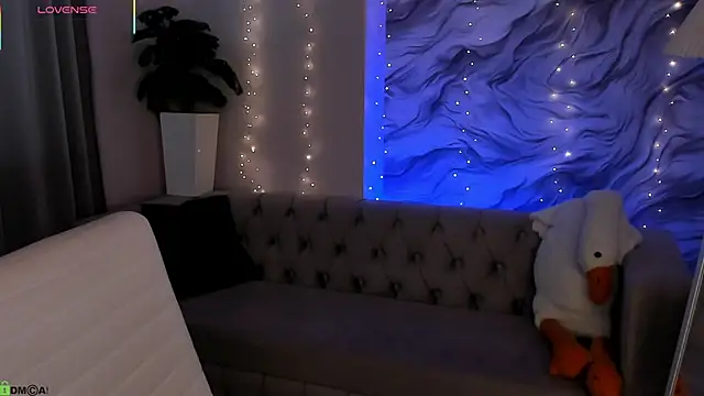 Aria Mila online show from 20, 4, 2026