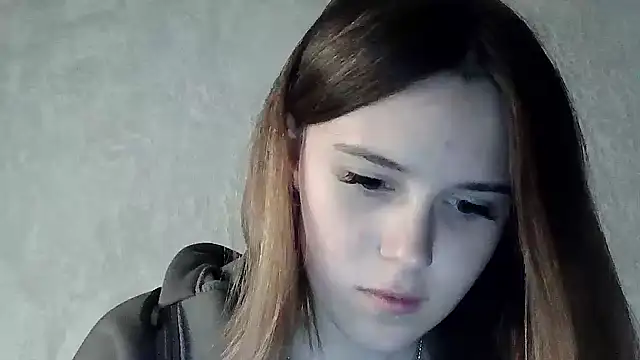 Snapshot of SweetLoraa chatting on 11, 10, 2025 SweetLoraa online show from 11, 10, 2025