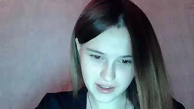 Snapshot of SweetLoraa chatting on 20, 10, 2025 SweetLoraa online show from 20, 10, 2025