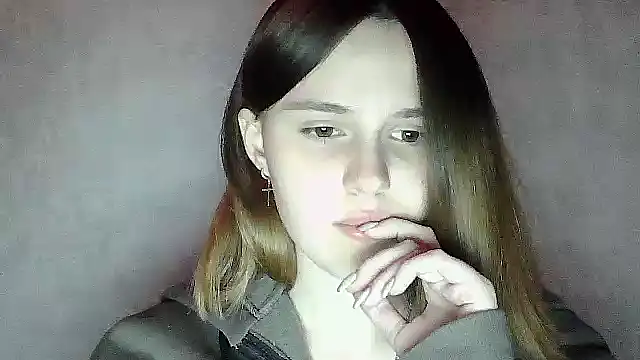 Snapshot of SweetLoraa chatting on 22, 10, 2025 SweetLoraa online show from 22, 10, 2025