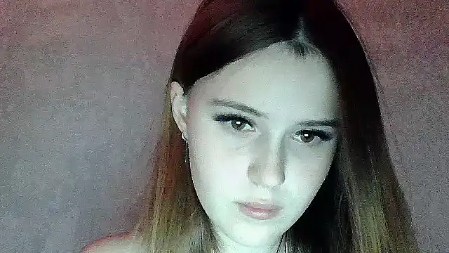 Snapshot of SweetLoraa chatting on 6, 11, 2025 SweetLoraa online show from 6, 11, 2025