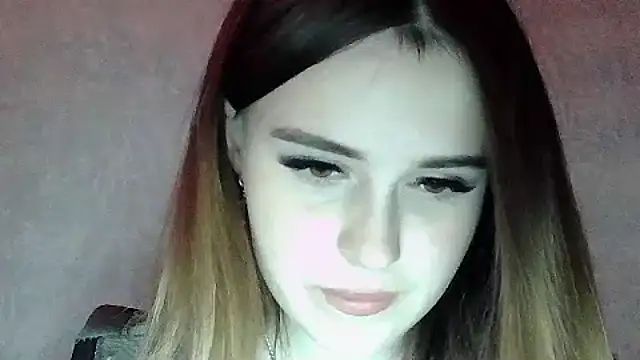 Snapshot of SweetLoraa chatting on 7, 11, 2025 SweetLoraa online show from 7, 11, 2025