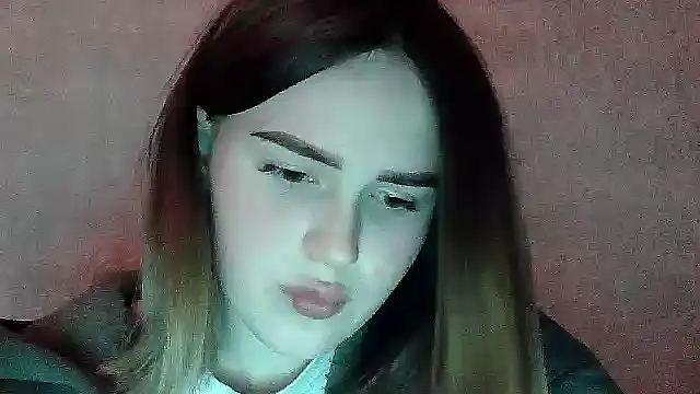 Snapshot of SweetLoraa chatting on 13, 11, 2025 SweetLoraa online show from 13, 11, 2025