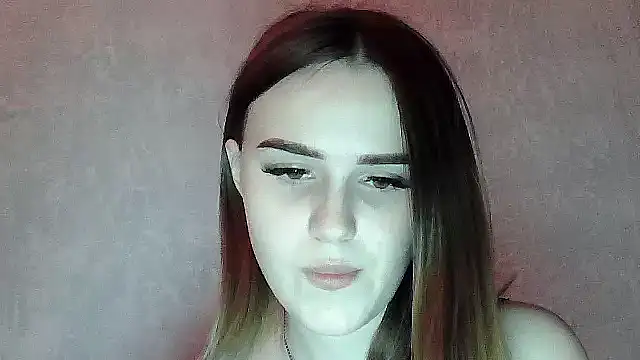 Snapshot of SweetLoraa chatting on 5, 12, 2025 SweetLoraa online show from 5, 12, 2025