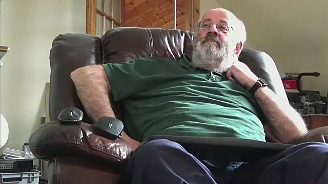 Snapshot of janzer13 chatting on 22, 11, 2025 janzer13 online show from 22, 11, 2025