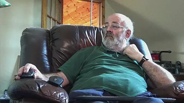 Snapshot of janzer13 chatting on 28, 11, 2025 janzer13 online show from 28, 11, 2025