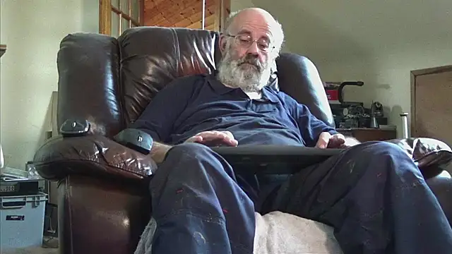 Snapshot of janzer13 chatting on 15, 12, 2025 janzer13 online show from 15, 12, 2025