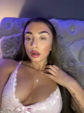 ellariverss online show from 4, 7, 2026