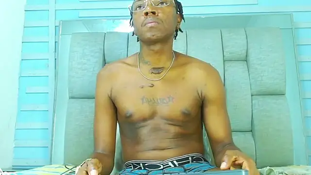 Snapshot of Black_Fire10 chatting on 17, 10, 2025 Black Fire10 online show from 17, 10, 2025