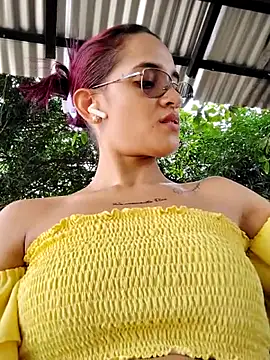 Snapshot of cris_dulce chatting on 1, 5, 2026 cris dulce online show from 1, 5, 2026