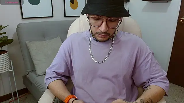   Damian    online show from 15, 11, 2025