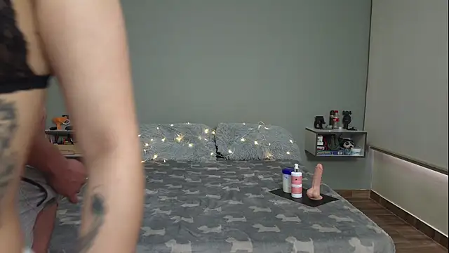 Snapshot of spicyjtom_a chatting on 14, 10, 2025 spicyjtom a online show from 14, 10, 2025