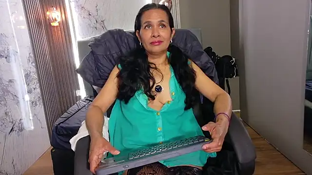 Vanessa 7  online show from 17, 1, 2026