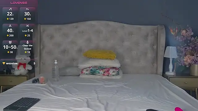 Leah Brooks online show from 13, 11, 2025