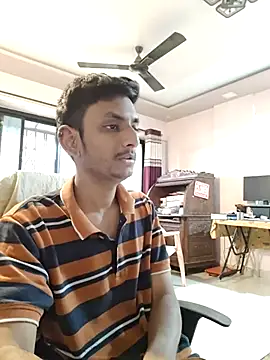 Snapshot of yung_cplz chatting on 19, 12, 2025 yung cplz online show from 19, 12, 2025