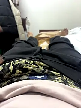 Snapshot of bigbulllaksh chatting on 17, 10, 2025 bigbulllaksh online show from 17, 10, 2025