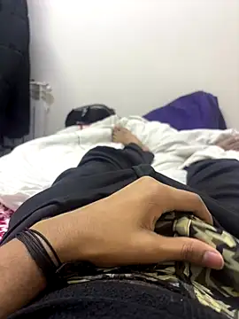 Snapshot of bigbulllaksh chatting on 16, 11, 2025 bigbulllaksh online show from 16, 11, 2025