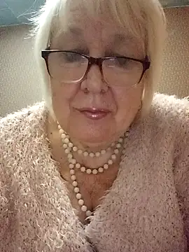 Alexia64231 online show from 1, 11, 2025