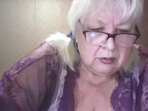 Alexia64231 online show from 6, 5, 2026