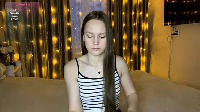 Snapshot of SoSweetGirl chatting on 17, 12, 2025 SoSweetGirl online show from 17, 12, 2025