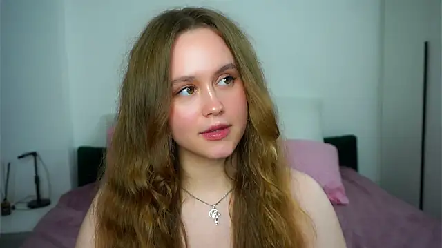 Snapshot of SusannaScholler chatting on 5, 11, 2025 SusannaScholler online show from 5, 11, 2025