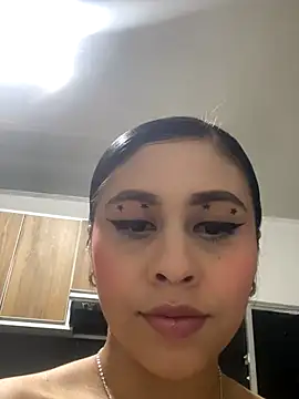 LuluMonroe Eup online show from 19, 11, 2025