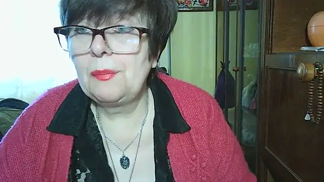 Snapshot of VeronicaGold511 chatting on 25, 4, 2026 VeronicaGold511 online show from 25, 4, 2026