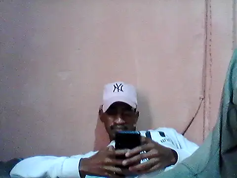 Snapshot of gemini_loops chatting on 15, 4, 2026 gemini loops online show from 15, 4, 2026