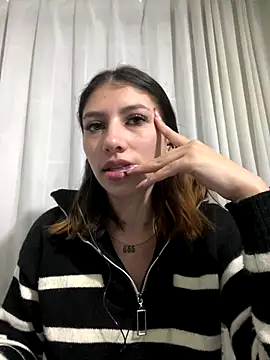 Snapshot of AriaBliss- chatting on 28, 9, 2025 AriaBliss- online show from 28, 9, 2025