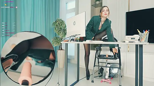 Snapshot of milahouston chatting on 5, 12, 2025 milahouston online show from 5, 12, 2025