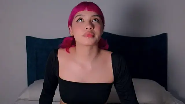 Snapshot of angelinhaaa chatting on 3, 12, 2025 angelinhaaa online show from 3, 12, 2025