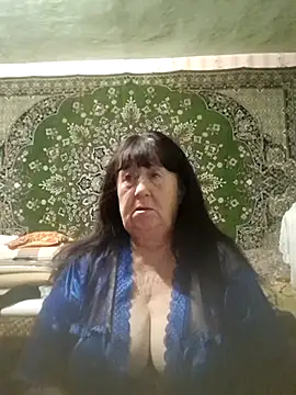 Snapshot of CrystalLime6411 chatting on 7, 11, 2025 CrystalLime6411 online show from 7, 11, 2025