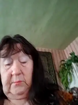 Snapshot of CrystalLime6411 chatting on 3, 12, 2025 CrystalLime6411 online show from 3, 12, 2025