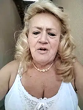 Snapshot of Belladama61 chatting on 10, 9, 2025 Belladama61 online show from 10, 9, 2025