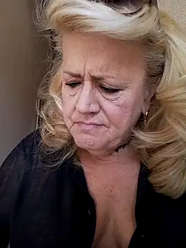 Snapshot of Belladama61 chatting on 23, 9, 2025 Belladama61 online show from 23, 9, 2025