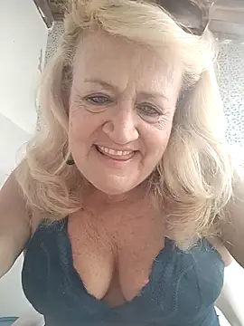 Snapshot of Belladama61 chatting on 1, 12, 2025 Belladama61 online show from 1, 12, 2025