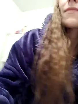 Snapshot of Wonderland97 chatting on 18, 12, 2025 Wonderland97 online show from 18, 12, 2025