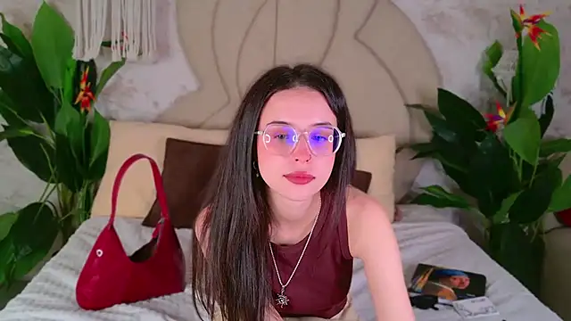 Snapshot of LANA_MILANO chatting on 4, 10, 2025 LANA MILANO online show from 4, 10, 2025