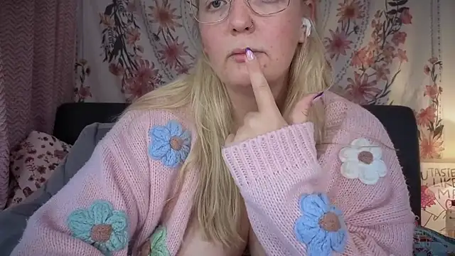 Snapshot of Daisyxoxo_ chatting on 3, 10, 2025 Daisyxoxo  online show from 3, 10, 2025