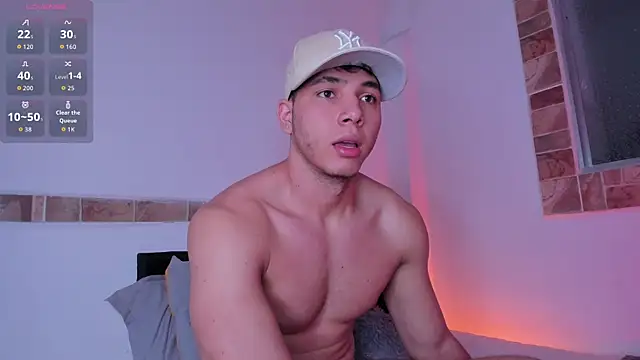 Snapshot of max_valiant1 chatting on 21, 10, 2025 max valiant1 online show from 21, 10, 2025