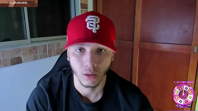 Snapshot of max_valiant1 chatting on 18, 12, 2025 max valiant1 online show from 18, 12, 2025