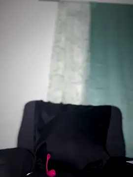 Snapshot of _foreigntitts chatting on 27, 10, 2025 foreigntitts online show from 27, 10, 2025