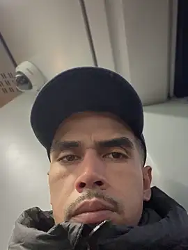 Snapshot of alberto5987 chatting on 16, 12, 2025 alberto5987 online show from 16, 12, 2025